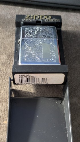 Zippo venetian chrome - 352,