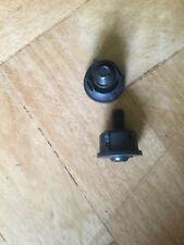 Herman Miller Aeron coppia bulloni sedile spenti