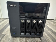 QNAP TS-453 Pro-8G NAS 4 Bay con HDD WD Red 3TB