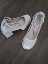 Scarpe da cerimonia n. 40 (veste N. 38,5) beige tacco 9cm, usate solo una volta 