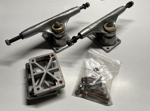Tracker skateboard trucks - tracker,