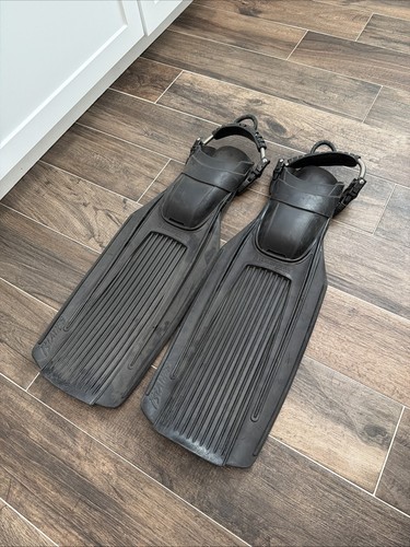 Vintage diver blade fins - diver,