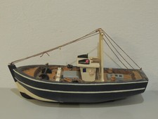 VECCHIA BARCA IN LEGNO 