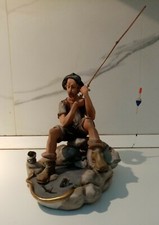 Pescatore, statua in porcellana, Capodimonte 1970 , h cm 19.