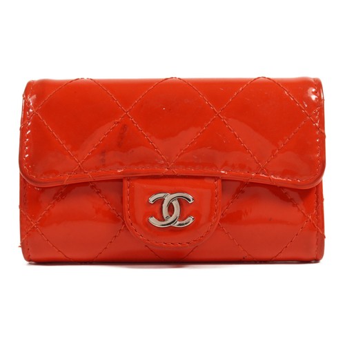 Off chanel cc shw - chanel,