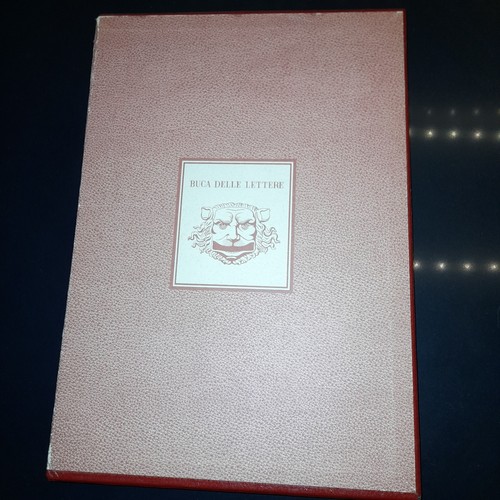 Libro dei francobolli - il,