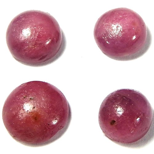 Anello cabochon rotondo rubino
