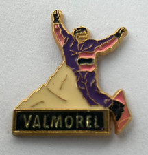 07 - Pin's  SURF DES NEIGES MONOSKI A VALMOREL