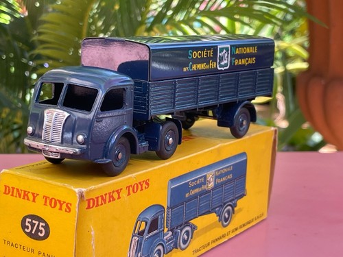 Dinky toys panhard - toys,