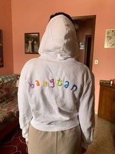 Felpa a tema BTS con ricami fatti a mano (fronte e retro) - Taglia unica 