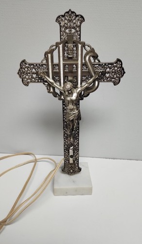 Crocifisso illuminato