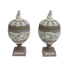 Coppia di urne con coperchio