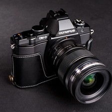 Custodia mezza fotocamera in