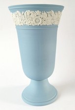 Vaso di diaspro blu Wedgwood -