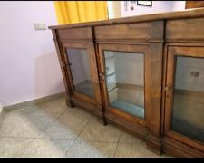 Mobile in legno massiccio con finitura rustica 