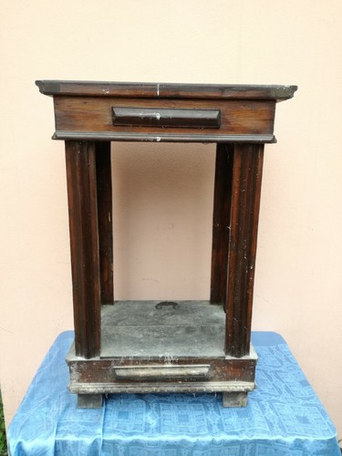 Piccolo tavolino comodino - tavolino,