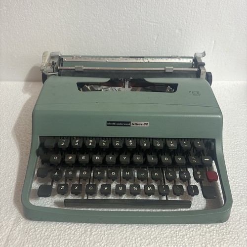 Olivetti lettera typewriter - 32,