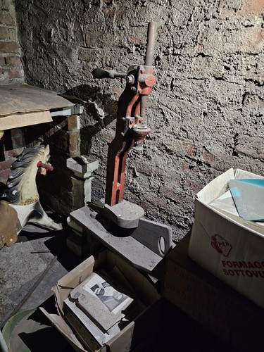 Antica imbottigliatrice - antica,