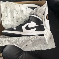 Nike air jordan mid - air,