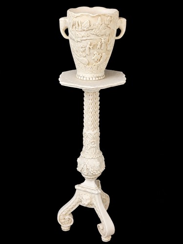 Grande colonna decorativa con - grande,
