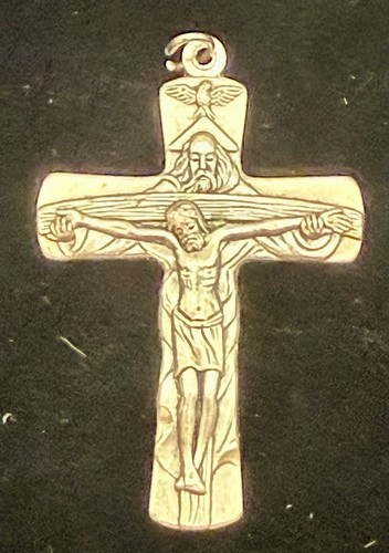 Ciondolo crocifisso tono oro