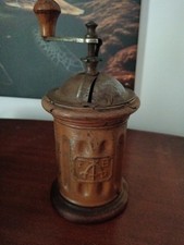 Antico macinacaffè manuale Tre Spade – N°2 originale in metallo,pomello in legno