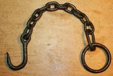 Antico anello con gancio in