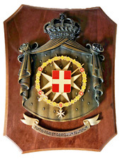 SCUDO CREST IN LEGNO E METALLO