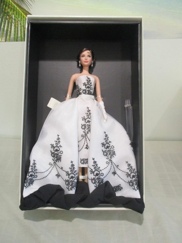 Audrey hepburn nei panni - panni, di