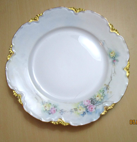 Piatto smerlato smaltato