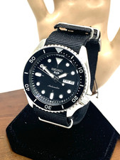 Orologio Uomo Seiko 5 SRPD89 Automatico Subacqueo Sport Quadrante Nero Data Giorno Cinturino Nylon