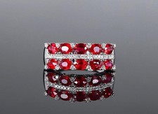 Anello a fila di rubini da 1,9
