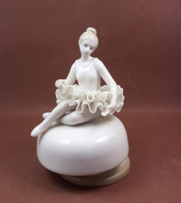 Royal Class Porcellana carillon girevole ballereina con merletto porcellana h 10