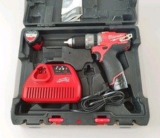 Milwaukee M12 Fuel CPD-202C Trapano Avvitatore Percussione 2 Batterie + Carica