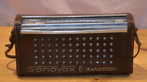 Vecchia radio portatile sono - vecchia,