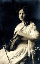 HUNGARIAN VIOLINIST STEFI