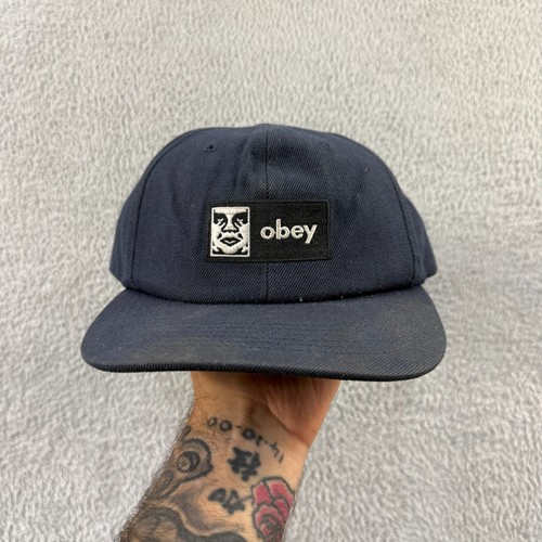 Cappellino snapback regolabile