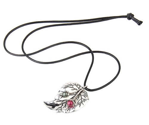 Collana con ciondolo modello