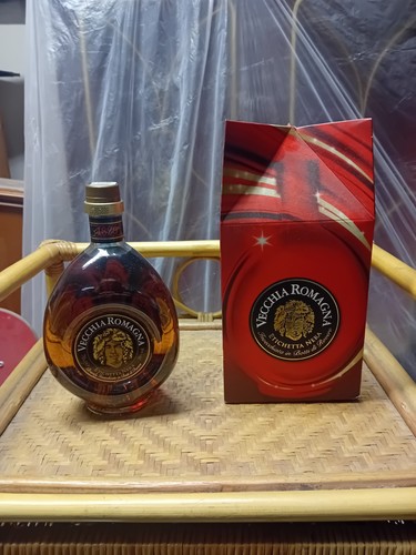 Bottiglia brandy con scatola - bottiglia,