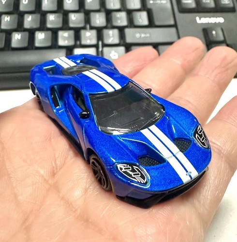 Modellino auto giocattolo