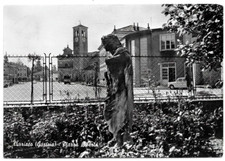 CARTOLINA DI GORIZIA ,TURRIACO - PIAZZA DELLA LIBERTA'   viaggiata 1977