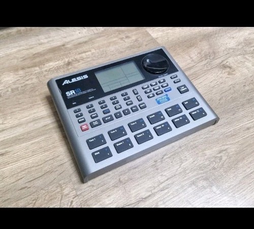 Alesis drum machine - sr-18,