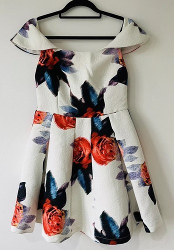 Abito donna pattinatore