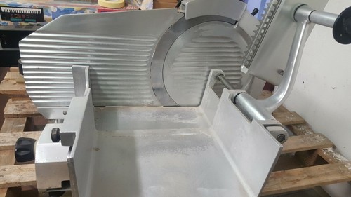 Affettatrice verticale - affettatrice,