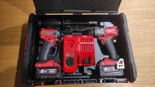 Milwaukee M18 FUEL Kit Avvitatori Completo Di Batterie Caricabatterie Valigetta 