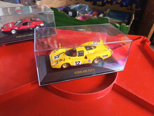 Modellino con custodia - 1/43,