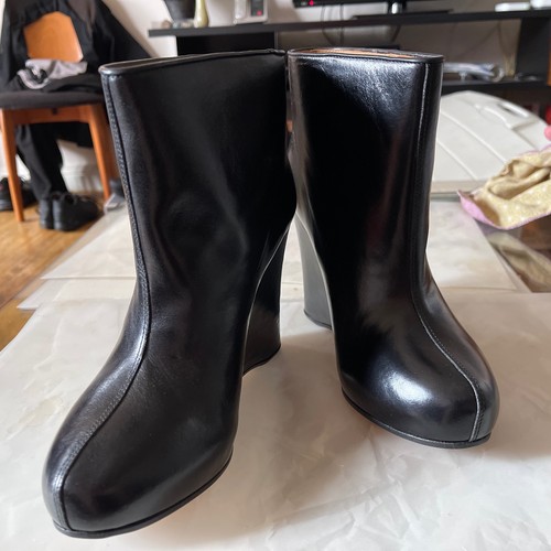 Autentici stivaletti con zeppa
