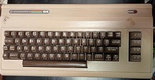 COMPUTER  VINTAGE COMMODORE 64