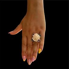 Anello con rosa in Corallo Oro