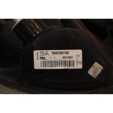 faro posteriore destro per